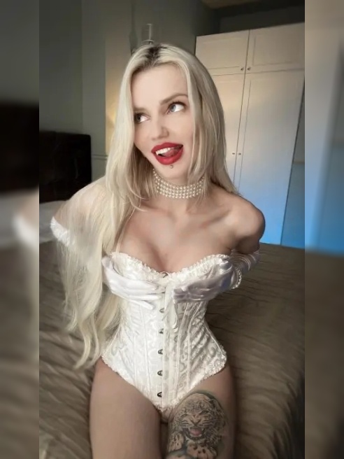 Следуй за белым кроликом 🐇 жду в гости)
 мой телеграмм канал https://t.me/mariyagababy 🌹