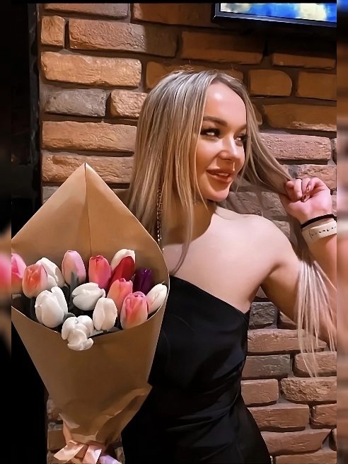 Всем приветик ,Я Лиза ❤️
Очень люблю мужчин и секс ❤️всегда рада новым знакомствам 💖😊