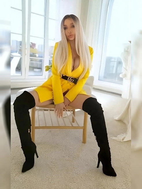 Красавица с космической внешностью и впечатляющим перечнем услуг!