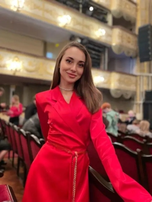 Еще не на море, но душой - всегда 🩵🫶 Веду тг-канал вместе с любимой девушкой, а также свой приват. Познакомимся?)