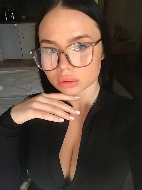 Если ты ищешь  всплеск эмоций, то  я  зажигалка 🔥