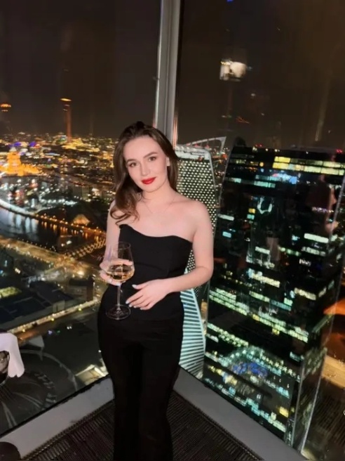 ршенствуюсь во всех сферах, занимаюсь спортом, увлекаюсь литературой, очень хорошо готовлю, по возможности путе ршенствуюсь во всех сферах, занимаюсь спортом, увлекаюсь литературой, очень хорошо готовлю, по возможности путе