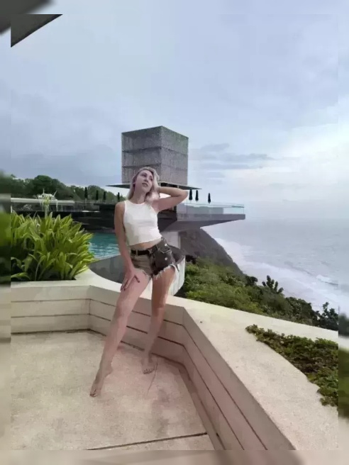 Поставь меня сегодня на коленочки и нежно войди😍Моя писечка ждёт тебя 💦
89366006099✅ONLINE 24/7