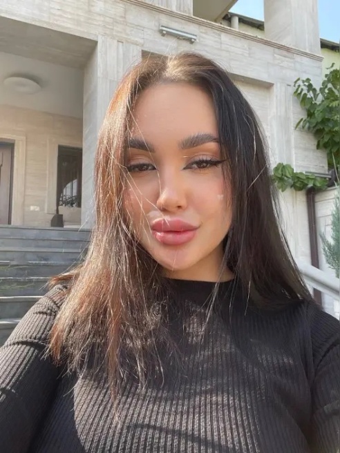 Что выберешь-нежность и ласка или чуть погрубее? Или совместим?😈 Со мной никогда не бывает скучно и сухо 💦) 🔞Фото мои.