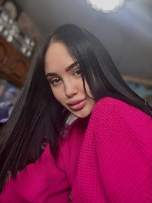 Что выберешь-нежность и ласка или чуть погрубее? Или совместим?😈 Со мной никогда не бывает скучно и сухо 💦) 🔞Фото мои.