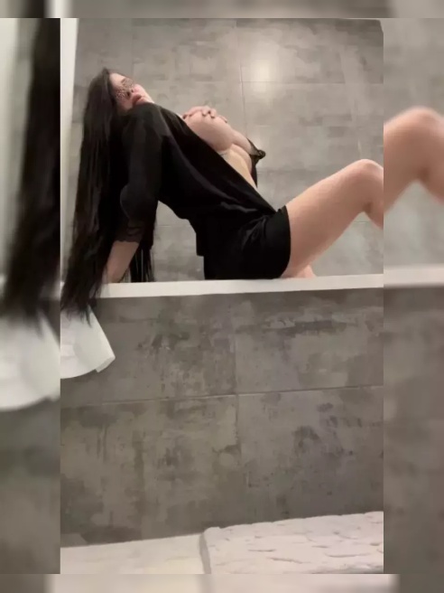 Приветствую тебя на своей страничке! 💃 Я индивидуалка, на звонки отвечаю сама. Так же есть подружка по тому же прайсу 😈💋
