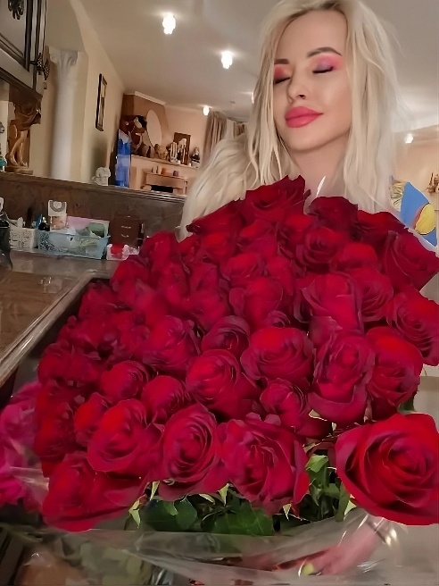 Привет дорогой!
Я – Лола Тейлор.❤❤❤🥰 Та самая, на которую много лет ты мог только смотреть. Привет дорогой!
Я – Лола Тейлор.❤❤❤🥰 Та самая, на которую много лет ты мог только смотреть.