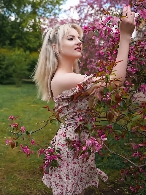 Привет! Приехала недавно из Питера. Ищу новые знакомства ❤️ Формат GFE, МБР и просто душевный секс! Давай знакомиться!
