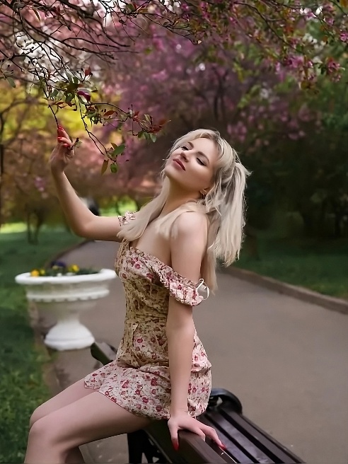 Привет! Приехала недавно из Питера. Ищу новые знакомства ❤️ Формат GFE, МБР и просто душевный секс! Давай знакомиться!