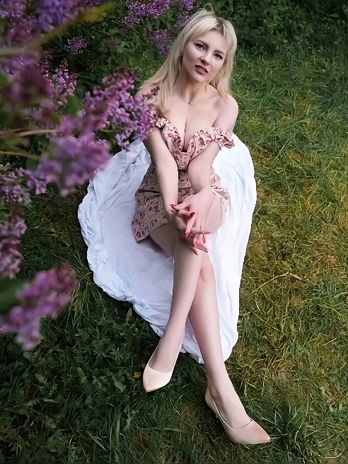 Привет! Приехала недавно из Питера. Ищу новые знакомства ❤️ Формат GFE, МБР и просто душевный секс! Давай знакомиться!
