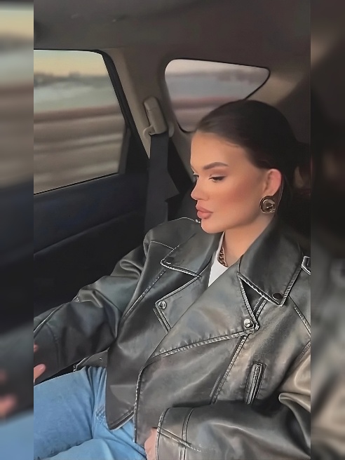 Я снова в Москве! Опять не на долго 
Поторопись;)