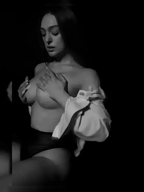 Познакомимся?
Меня зовут Татьяна
Tina псевдоним ✔️
Буду рада встрече с тобой ❤