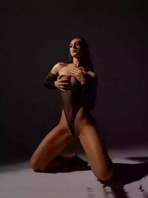 Познакомимся?
Меня зовут Татьяна
Tina псевдоним ✔️
Буду рада встрече с тобой ❤