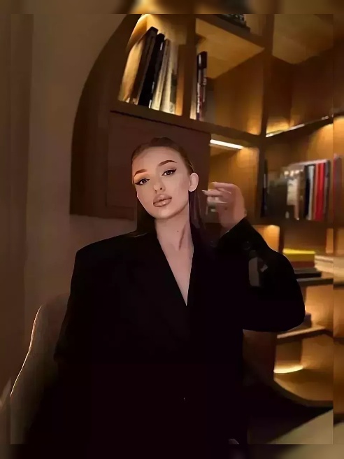 Познакомимся?
Меня зовут Татьяна
Tina псевдоним ✔️
Буду рада встрече с тобой ❤