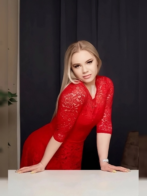 Привет, дорогой незнакомец! Меня зовут Адель, и я та, кого ты искал. Я проведу тебя сквозь мир удовольствий и наслаждений
