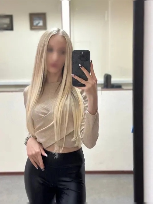 Мои движения в сексе грациозны, словно у кошки, а  голубые глаза завораживают своей глубиной 😻