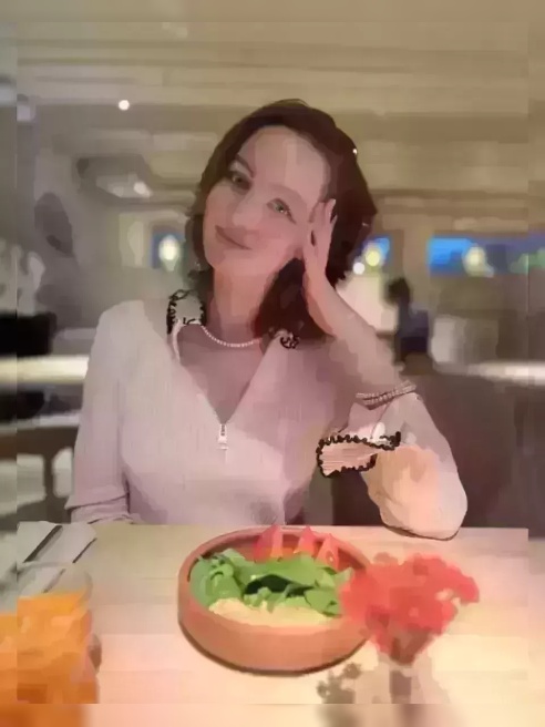 Бархатная кожа, естественная красота, всегда вкусно пахну, живой ум💎
Опусти свои якоря в мои океаны любви ⚓️👄