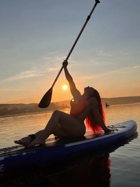 Спортивная индивидуалка, фотки мои, живу одна.
Поцелуи и куни включены в стоимость! 😋 Спортивная индивидуалка, фотки мои, живу одна.
Поцелуи и куни включены в стоимость! 😋
