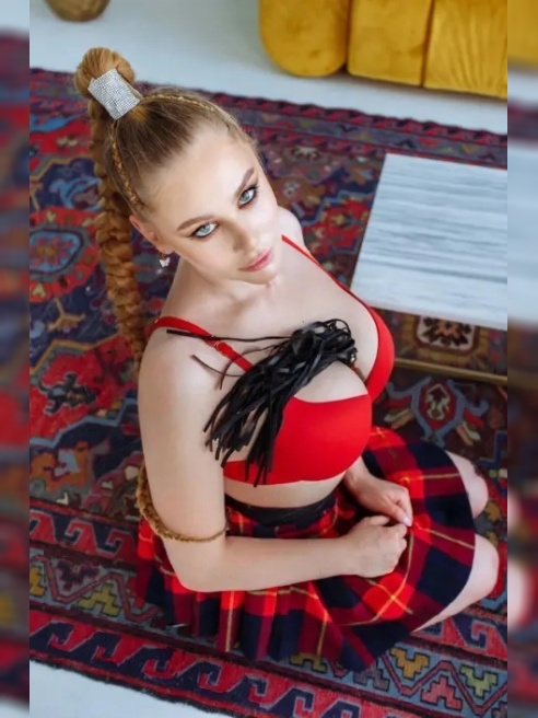 Приглашаю на свидание❤️
Встречаюсь по настроению, основной вид деятельности-массаж и BDSM сессии, но сейчас очень хочется секса😻