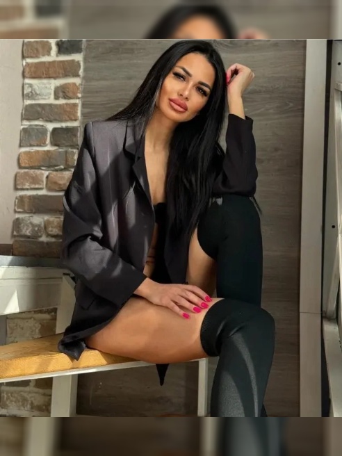 Привет котик 💣🔥Я очень страстная брюнетка, бывшая модель 🔥🥰Жду тебя в гости на жаркую встречу 🔥🥰❤ Привет котик 💣🔥Я очень страстная брюнетка, бывшая модель 🔥🥰Жду тебя в гости на жаркую встречу 🔥🥰❤