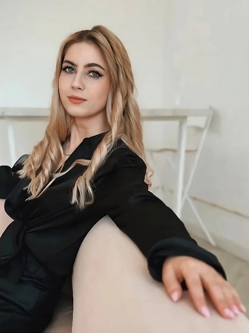Миниатюрная блондинка 🥰поддержу разговор и подарю бурю положительных эмоций😽