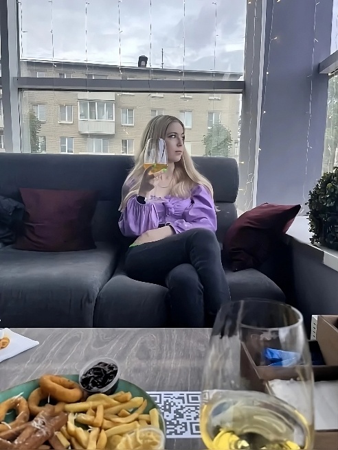 Миниатюрная блондинка 🥰поддержу разговор и подарю бурю положительных эмоций😽