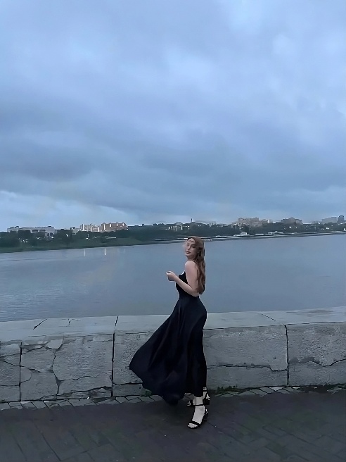 Дорогой, ты готов к ночи, когда наши тела будут сливаться в одно, а страсть будет пылать ярче, чем самое яркое пламя? Дорогой, ты готов к ночи, когда наши тела будут сливаться в одно, а страсть будет пылать ярче, чем самое яркое пламя?