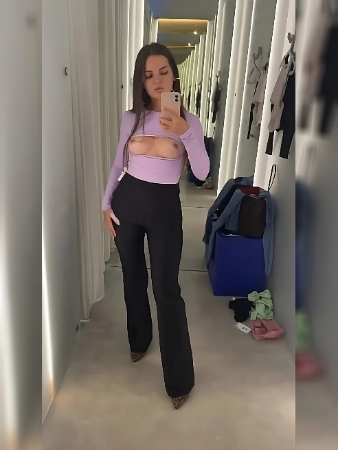 Я реальная порноактриса Lizi Vogue ❣️
Именно со мной ты можешь воплотить свои желания в жизнь. Прямо как в фильме 😘