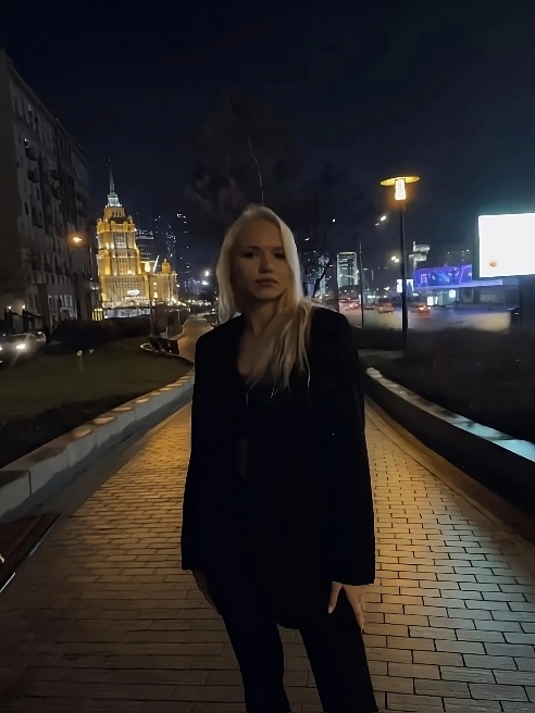 Жгучая Блондинка. Элегантная, чувственная, с шикарными формами, без комплексов и обладающая фантазией!