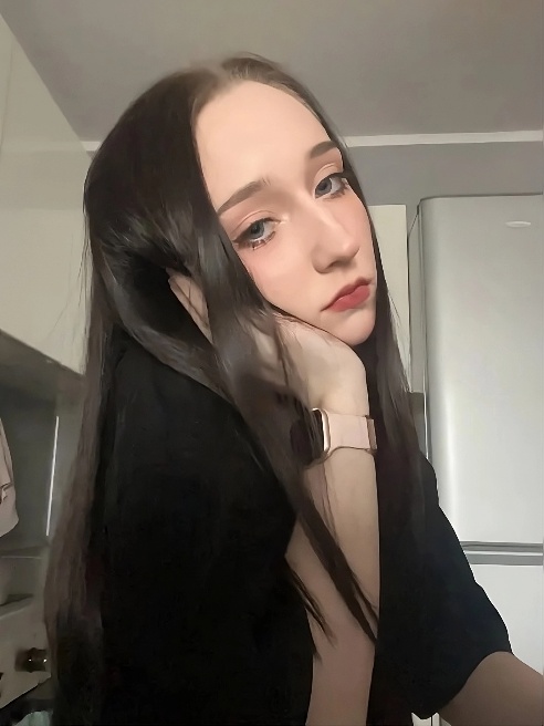Сладенькая малышка готова сделать тебе приятно 💋🎀