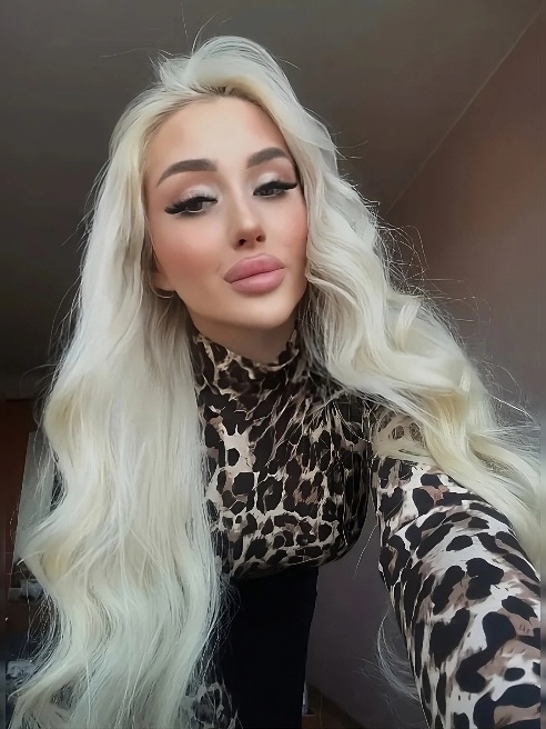 Яркая КОШЕЧКА ждет Тебя