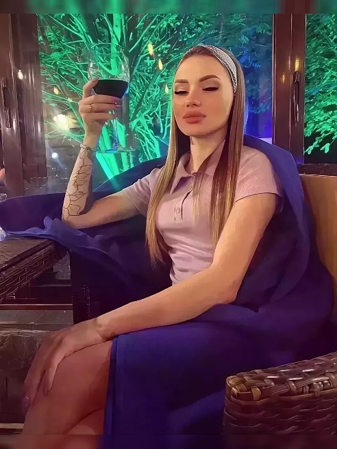 Привет! Меня зовут Яна 🙃 Девушка с прекрасной фигурой и огромной харизмой, жду тебя в гости, живу одна! ❤️ Привет! Меня зовут Яна 🙃 Девушка с прекрасной фигурой и огромной харизмой, жду тебя в гости, живу одна! ❤️