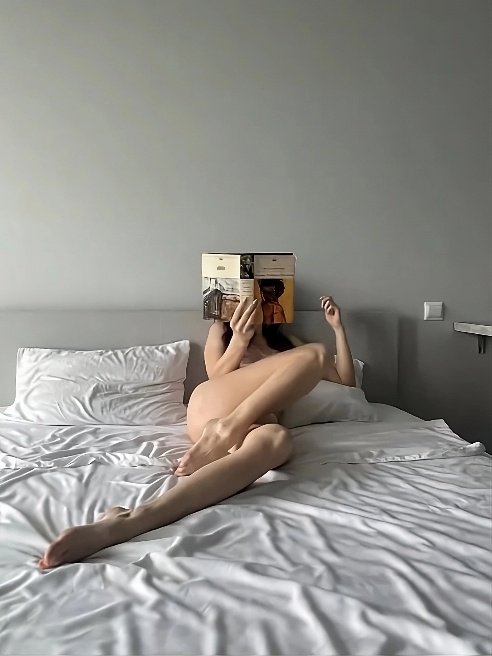 Давай вместе сотрём границы между реальностью и фантазией
You look lonely, I can fix that ✨