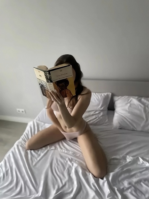 Давай вместе сотрём границы между реальностью и фантазией
You look lonely, I can fix that ✨