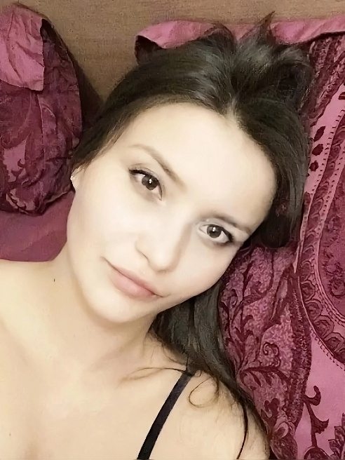 Сексуальная и очаровательная брюнетка ждёт встречи с тобой. Скорей пиши или звони мне.