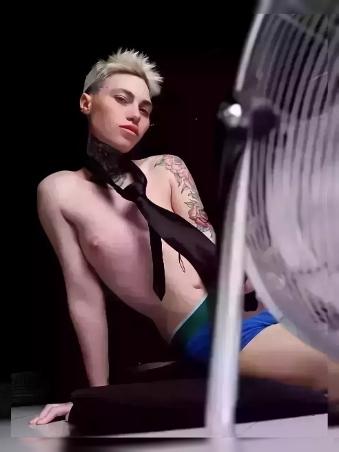 Приветствую Вас . Впервые на сайте, я маленькая худенькая с нежной кожей и антересным лицом, Маленькая фея . Приветствую Вас . Впервые на сайте, я маленькая худенькая с нежной кожей и антересным лицом, Маленькая фея .