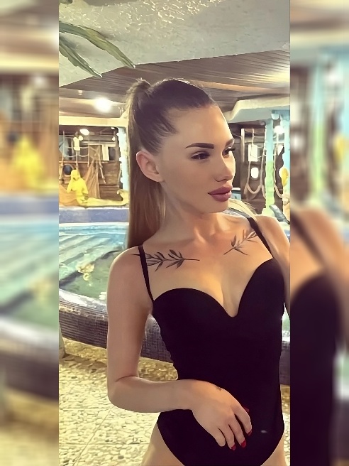 Привет! Меня зовут Яна 🙃 Девушка с прекрасной фигурой и огромной харизмой, жду тебя в гости, живу одна! ❤️