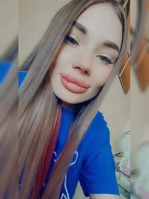 Привет! Меня зовут Яна 🙃 Девушка с прекрасной фигурой и огромной харизмой, жду тебя в гости, живу одна! ❤️