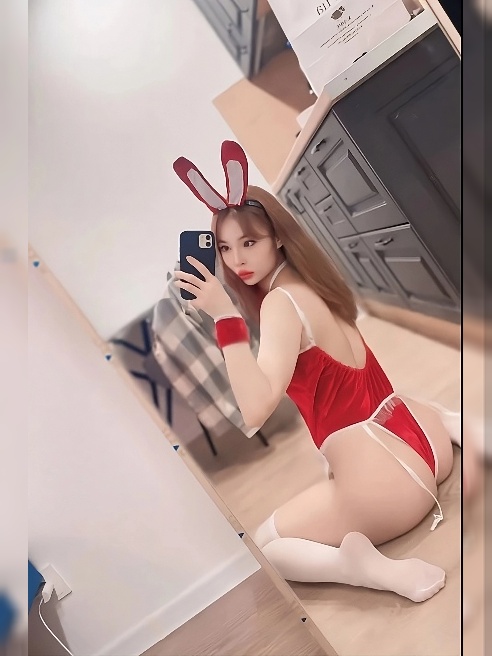 Как на счет добавить в твою жизнь немножечко ✨экзотики✨?)
Я уже тут🤭 А мои ножки разъезжаются по сторонам, там оооочень 💦💦💦