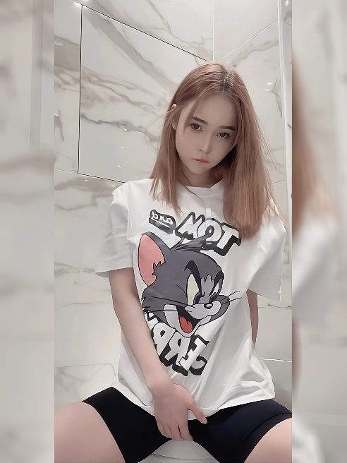 Как на счет добавить в твою жизнь немножечко ✨экзотики✨?)
Я уже тут🤭 А мои ножки разъезжаются по сторонам, там оооочень 💦💦💦