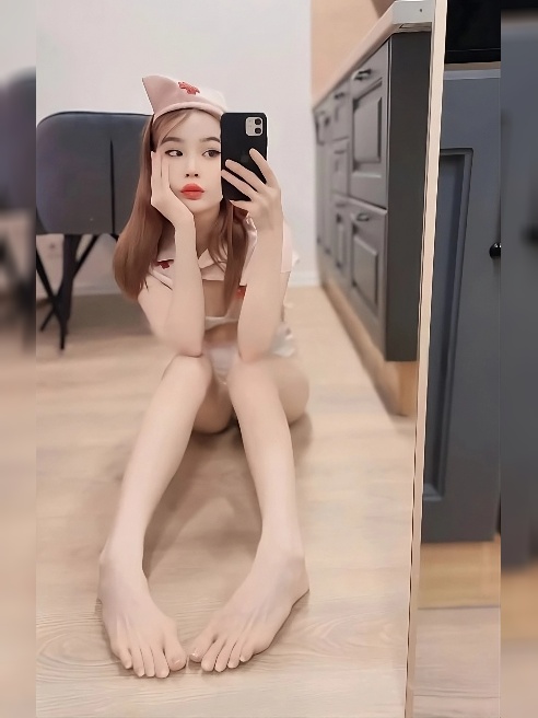 Как на счет добавить в твою жизнь немножечко ✨экзотики✨?)
Я уже тут🤭 А мои ножки разъезжаются по сторонам, там оооочень 💦💦💦