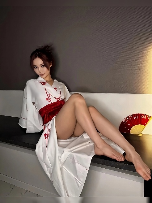 Как на счет добавить в твою жизнь немножечко ✨экзотики✨?)
Я уже тут🤭 А мои ножки разъезжаются по сторонам, там оооочень 💦💦💦