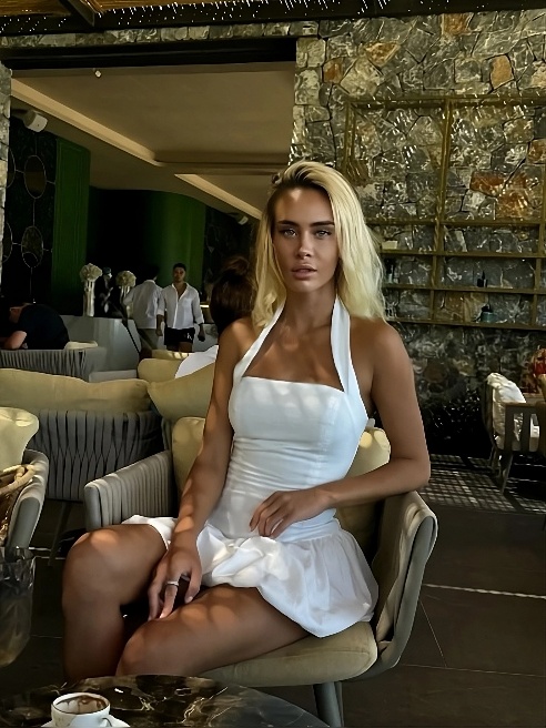 Хочу папино сладенькое молочко 😙