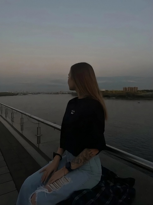 Новенькая в Москве и в сфере, хочу найти опытного мужчину❤️
Ценю ум, веселость, незаурядность и .. 🤭