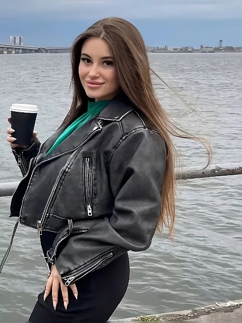 Всем приветики 💖меня зовут Vikki ,я великолепная любовница 💖