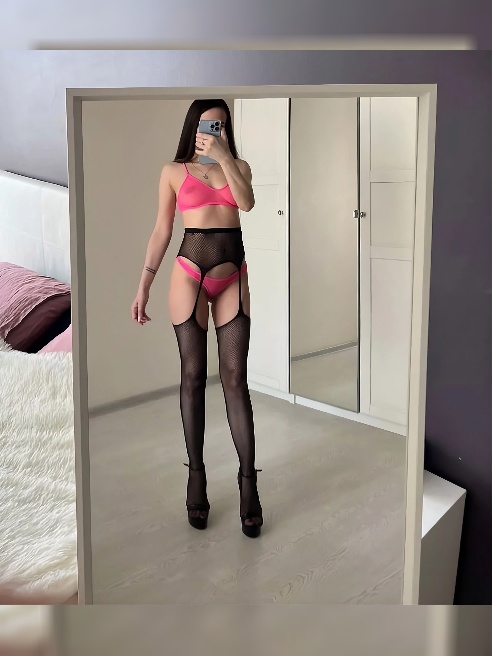 ♥️♥️♥️Приве меня зовут Лилия💋



🌸 Я - приятная и интересная девушка, готова поддержать беседу и порадовать тебя собой



🌸 Я стараюсь бы...