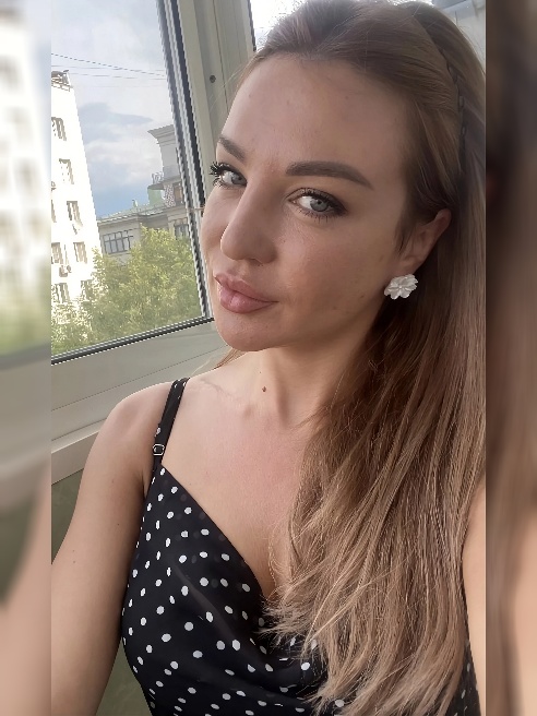 Люблю секс ,мужчин ,подарки!)Встречаю  в красивом белье и на каблуках!Всегда в прекрасном настроении!🥰