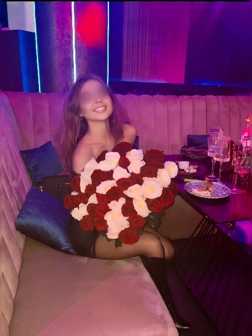 Меня зовут Диана 🥰🥰🥰🥰Я впервые в сфере , буду рада в гости щедрому мужчине для воплощение самых разных сексуальных фантазий в реальность... Меня зовут Диана 🥰🥰🥰🥰Я впервые в сфере , буду рада в гости щедрому мужчине для воплощение самых разных сексуальных фантазий в реальность...