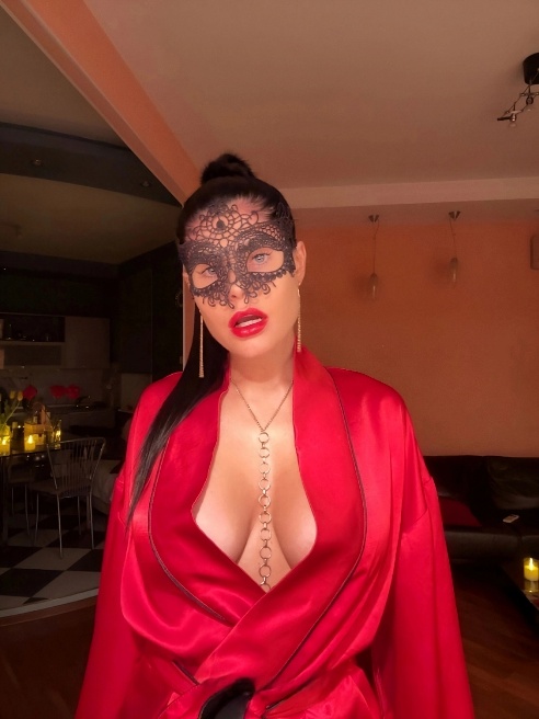 😈 Приветик, милый 🥰💋💋 Я Магда, приглашаю тебя на страстное рандеву!.. Я нежная, ласковая и страстная девушка 😈 Жду тебя в гости или приед...