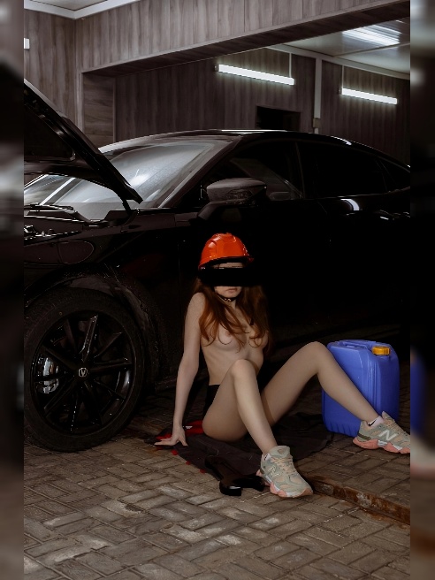 Златоручка ❤профессиональный и самый сексуальный автомеханик концерна -«AutoVag” Мне точно будет о чем поговорить с мужчиной ❤️‍🔥



Юн...